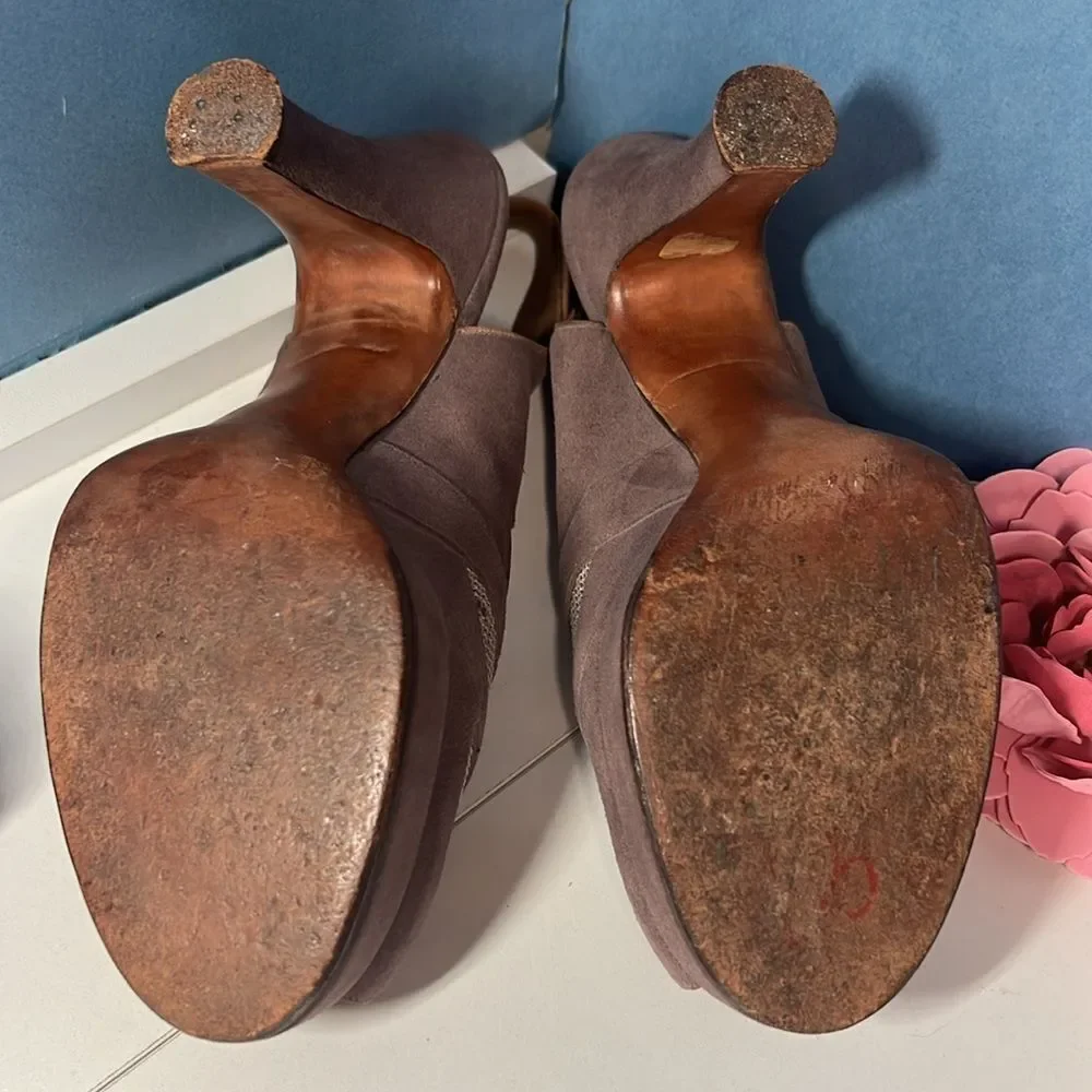 Free shipping! Vintage 1940's Harzfeld's Peep Toe Platform Slingback Heels!